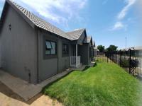 2 Bedroom 1 Bathroom House for Sale for sale in Bloemspruit