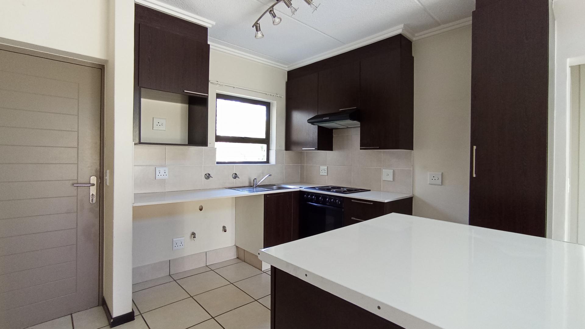 Kitchen - 7 square meters of property in Douglasdale