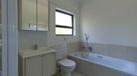 Bathroom 1 - 6 square meters of property in Douglasdale