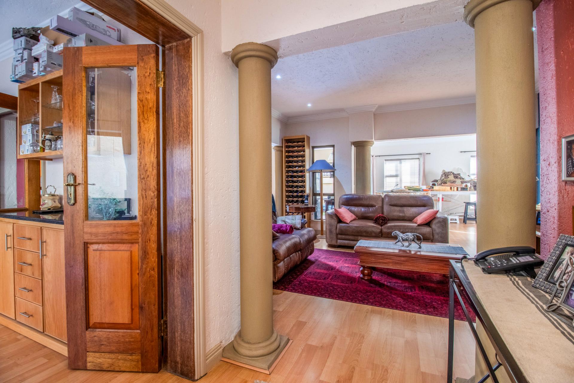 4 Bedroom House for Sale For Sale in Fairlands MR611830