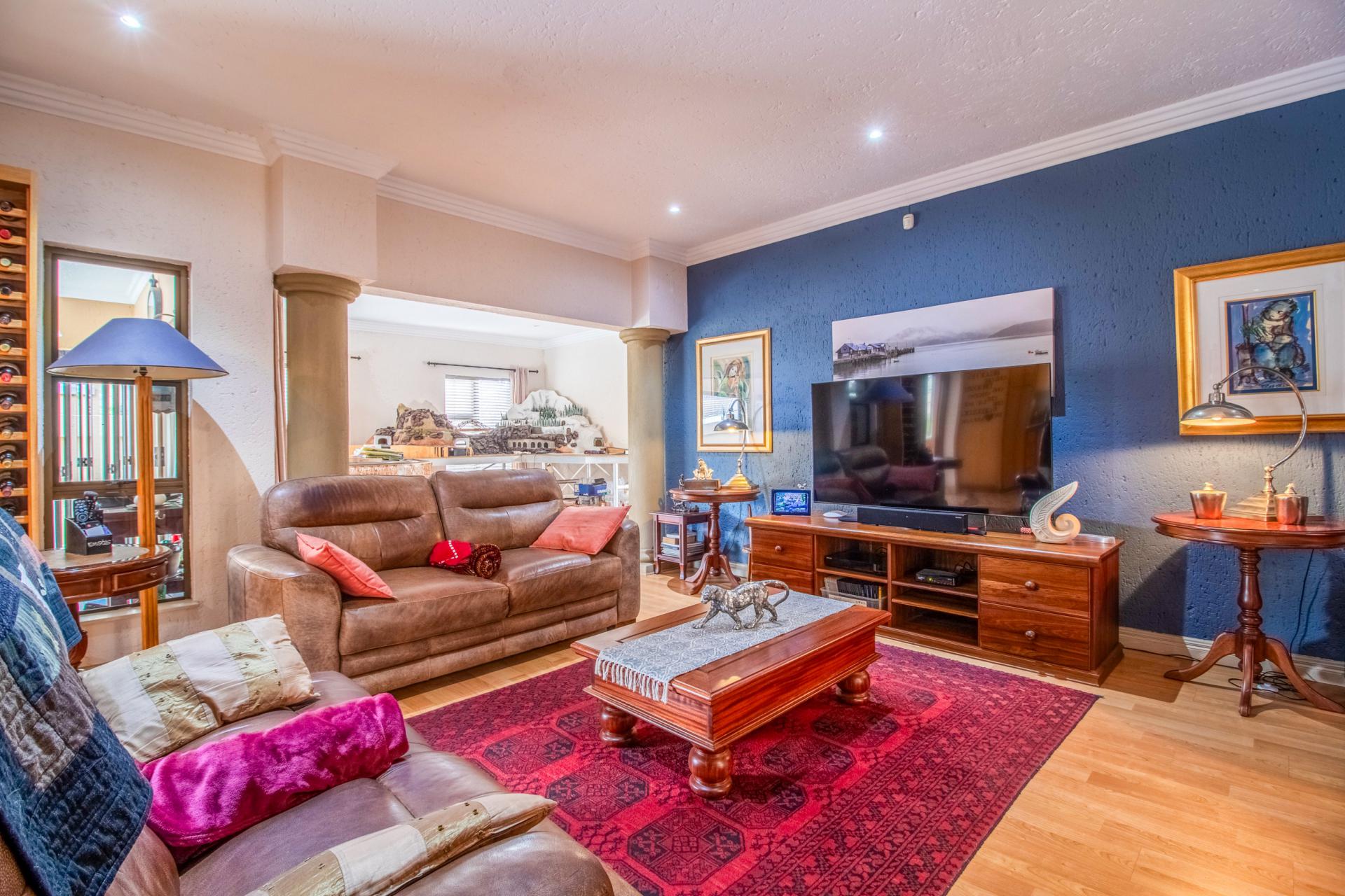 4 Bedroom House for Sale For Sale in Fairlands MR611830