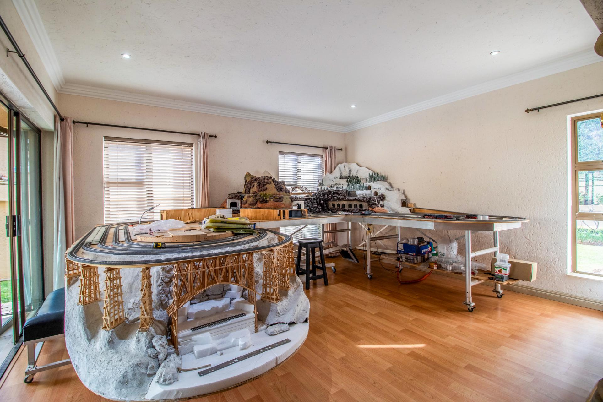 4 Bedroom House for Sale For Sale in Fairlands MR611830