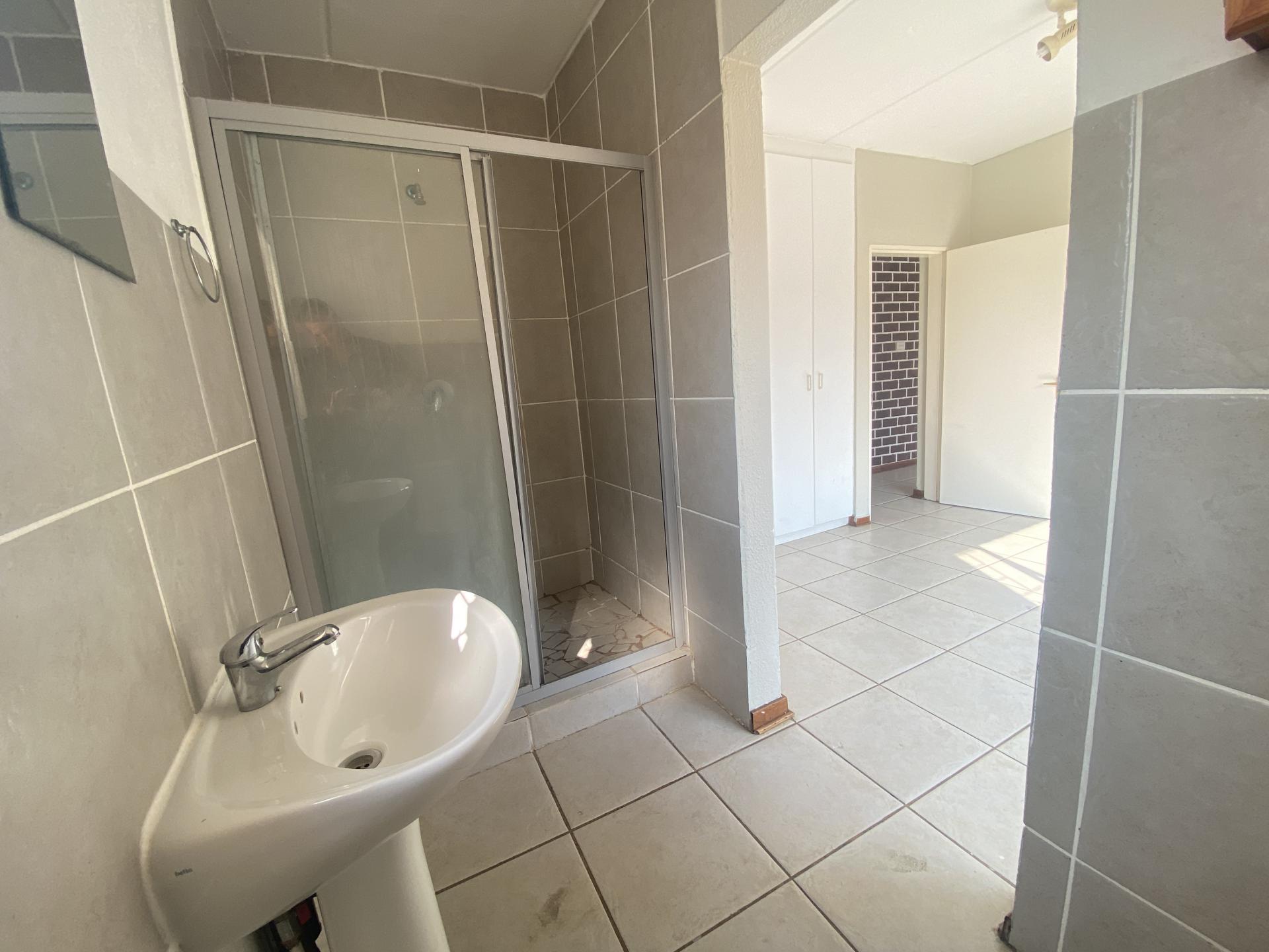 2 Bedroom Apartment for Sale For Sale in Fairlands MR61183