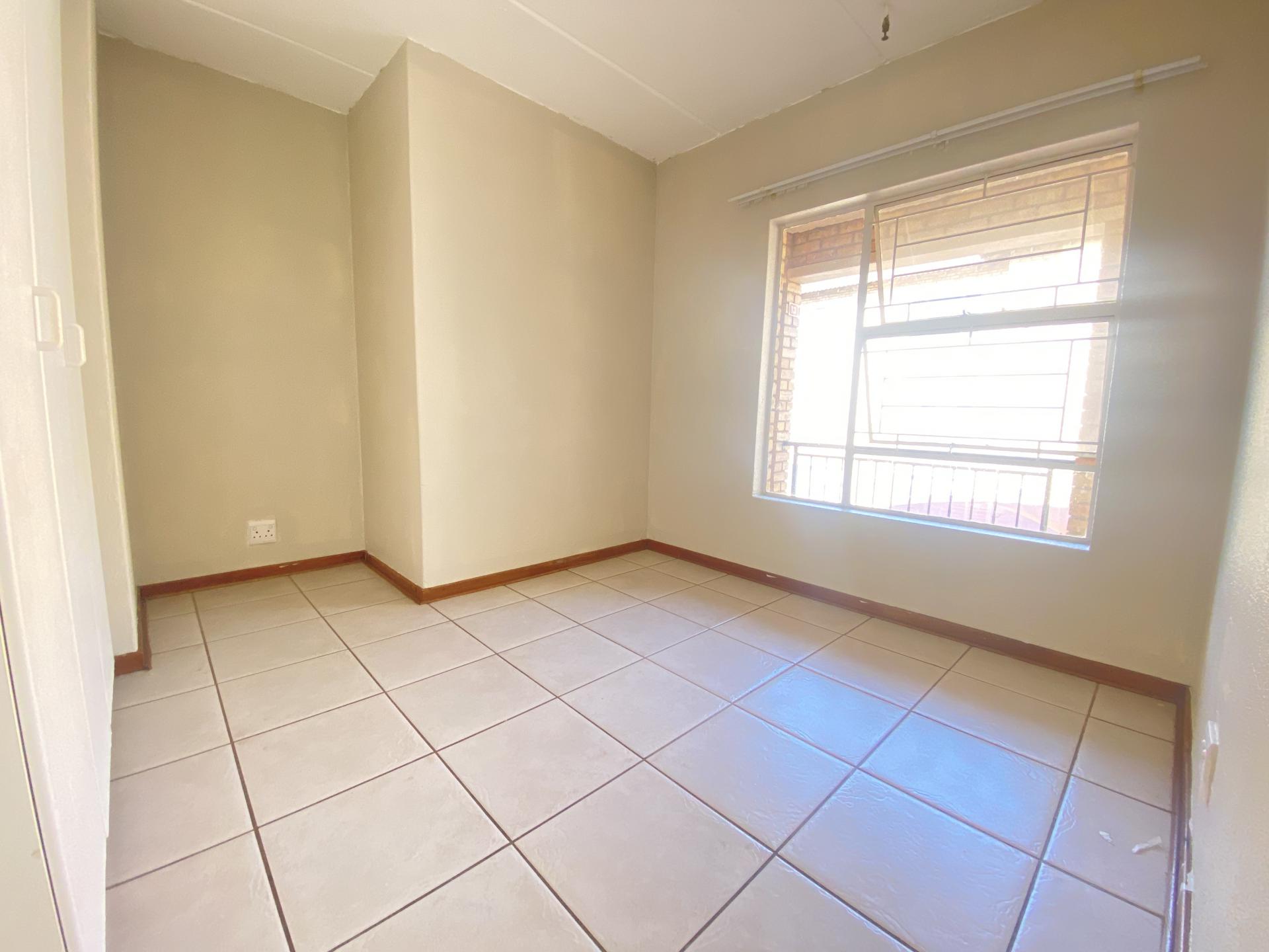 2 Bedroom Apartment for Sale For Sale in Fairlands MR61183