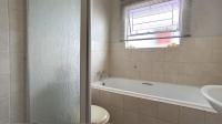 Bathroom 1 - 6 square meters of property in Heuwelsig Estate