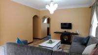 Lounges - 17 square meters of property in Regency Park