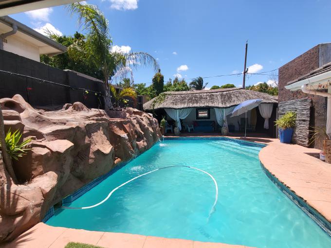 5 Bedroom House for Sale For Sale in Parow North MR611852