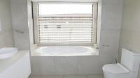 Main Bathroom - 10 square meters of property in Dolphin Coast