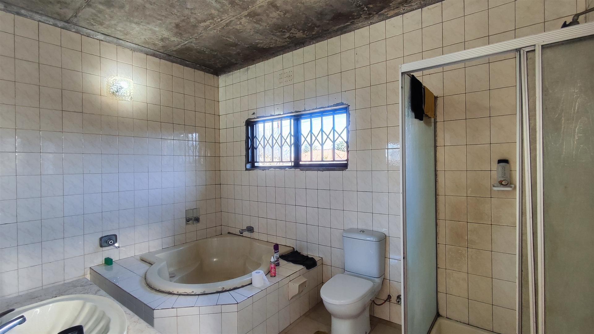 Main Bathroom of property in Gerdview