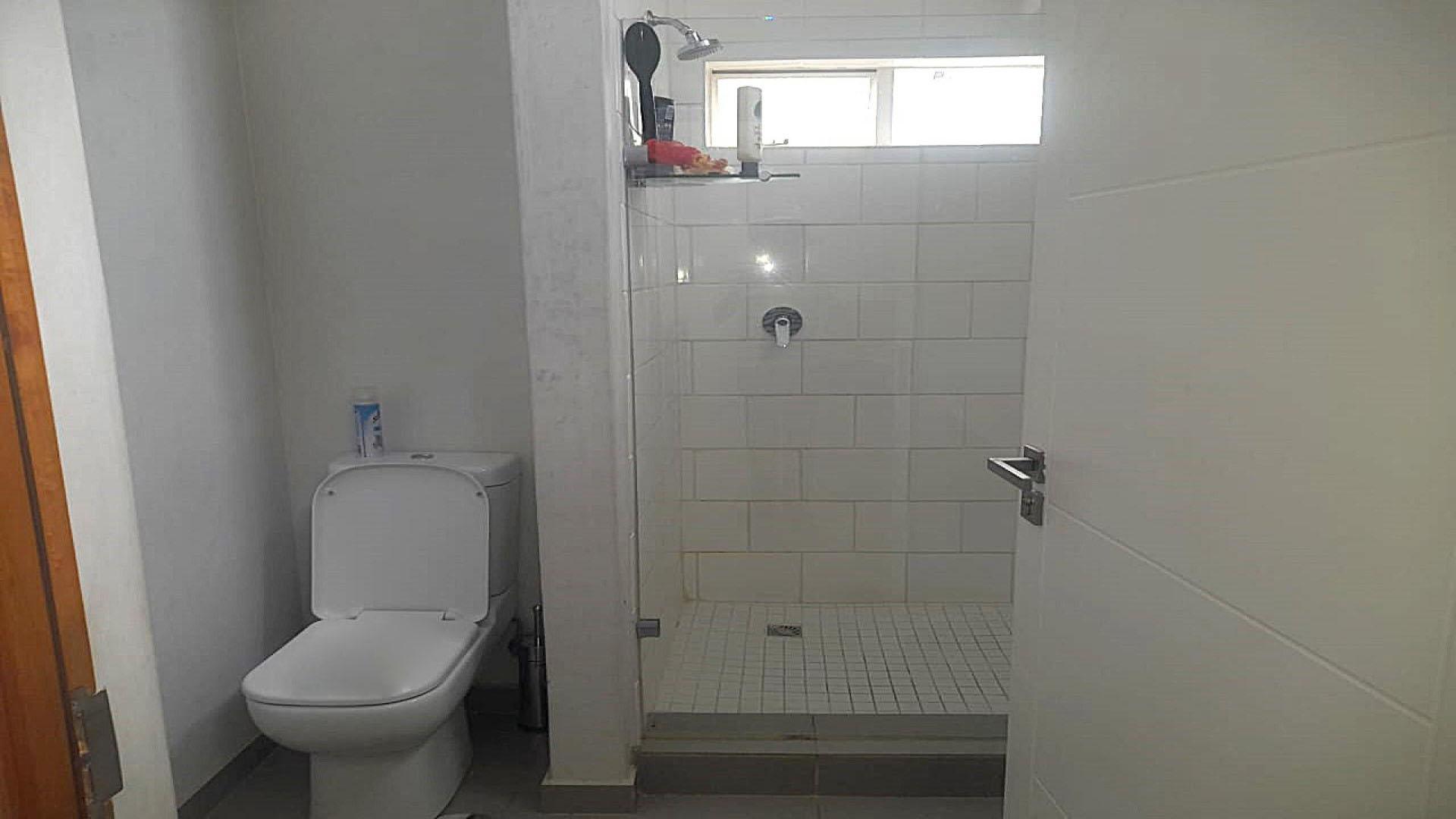 Bathroom 1 of property in Braamfontein