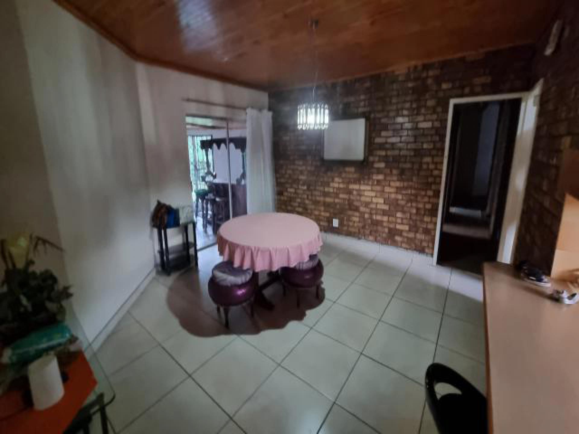 Dining Room of property in Evander