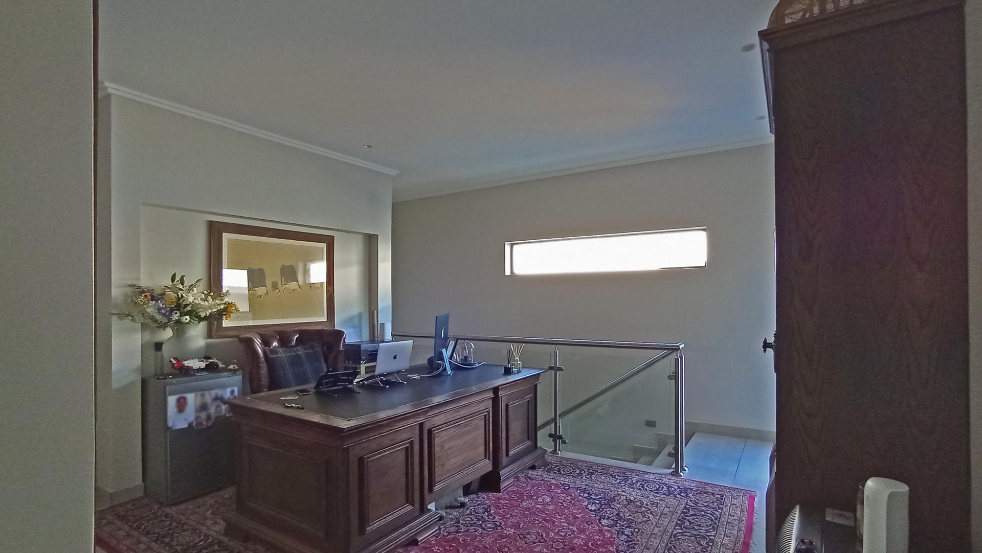 Spaces - 39 square meters of property in Bryanston