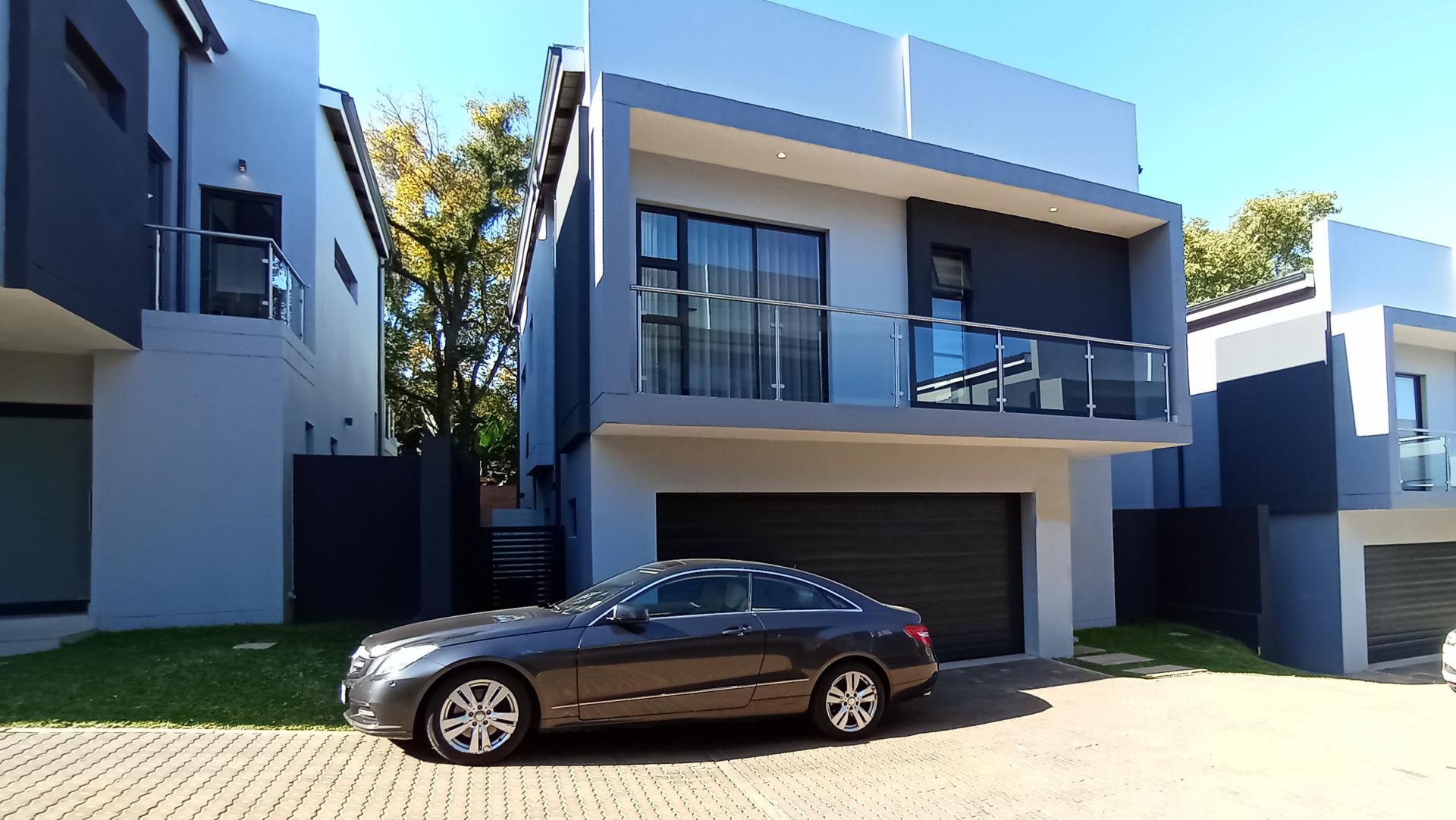 Front View of property in Bryanston