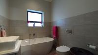 Bathroom 1 - 6 square meters of property in Bryanston