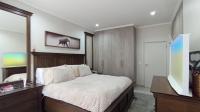 Main Bedroom - 20 square meters of property in Bryanston