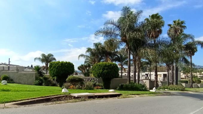 Standard Bank SIE Sale In Execution 2 Bedroom Sectional Title for Sale in Weltevreden Park - MR612204