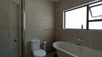 Bathroom 1 - 6 square meters of property in Greenstone Hill