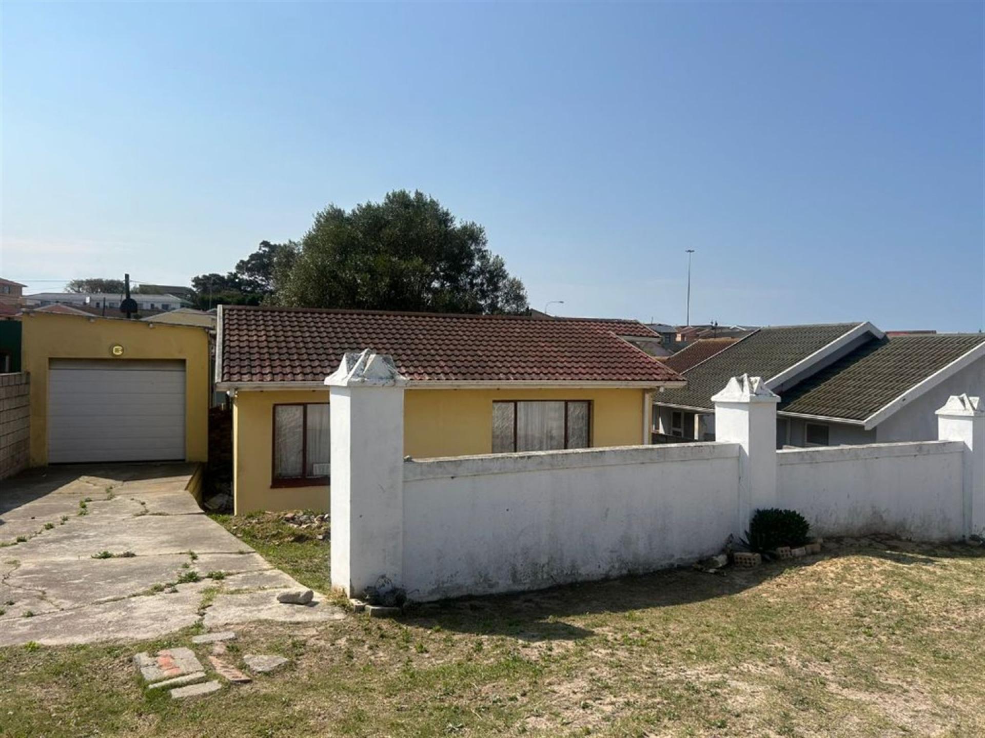 Front View of property in Kwamagxaki