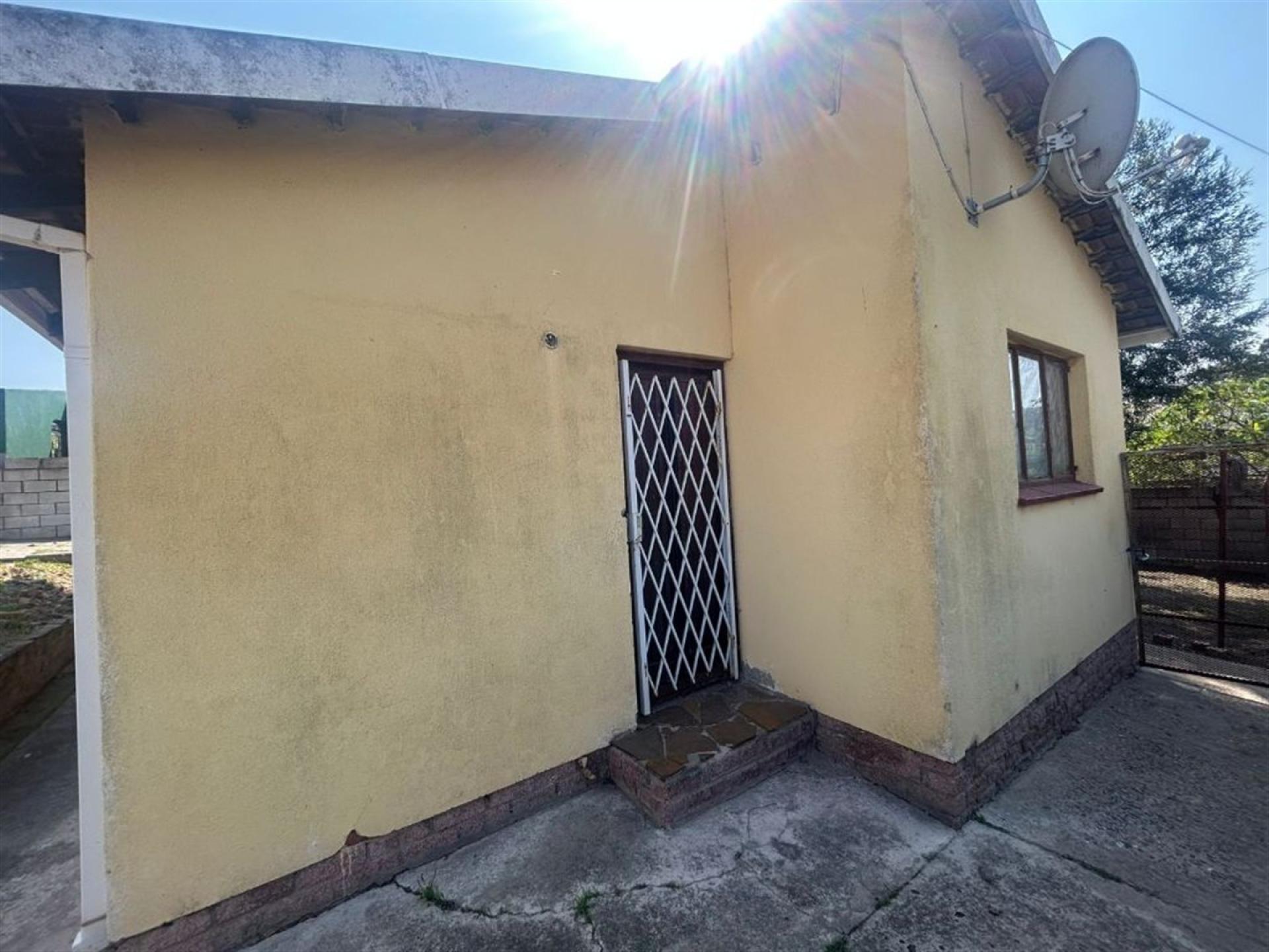 Front View of property in Kwamagxaki