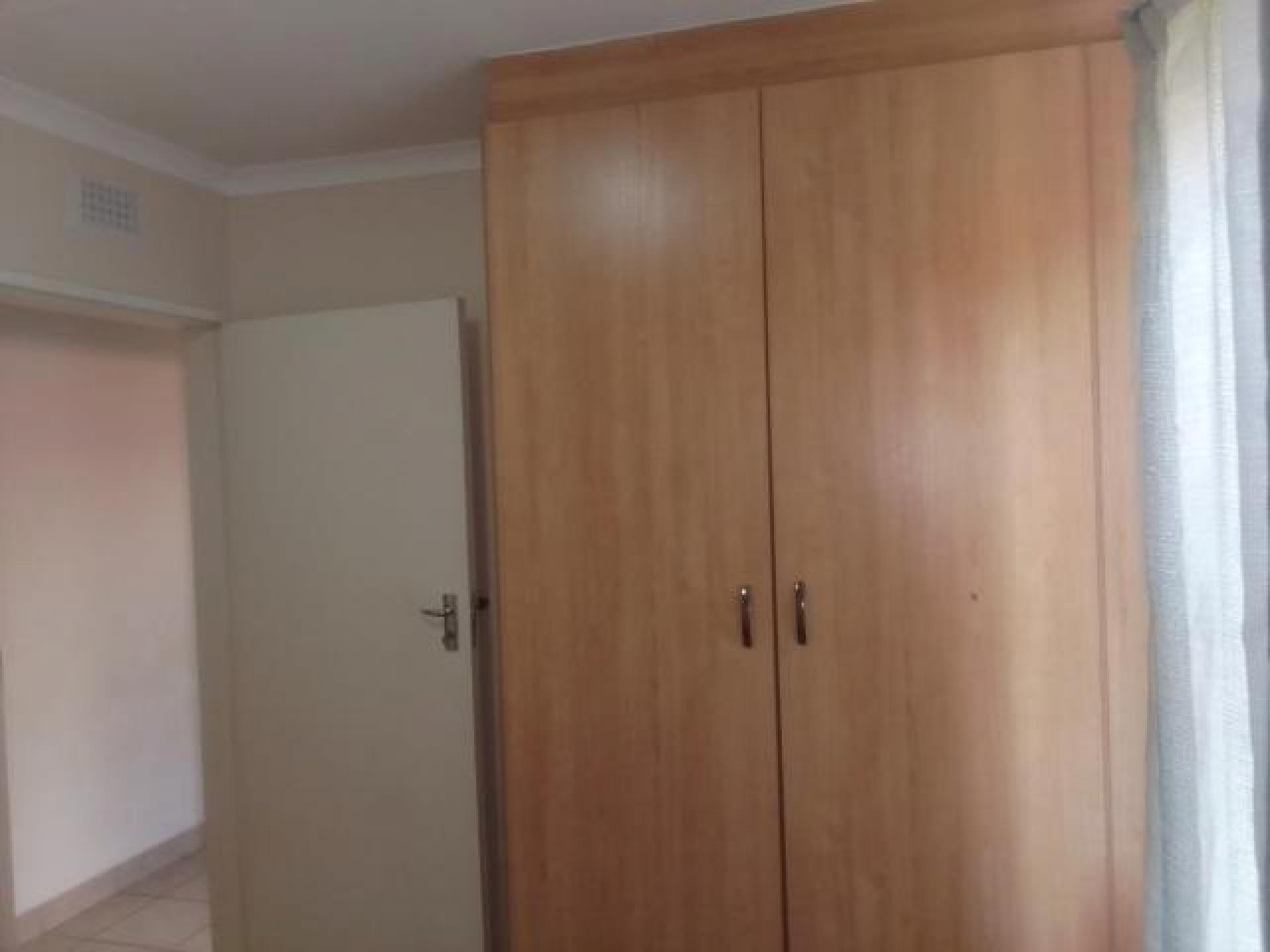 Bed Room 1 of property in Olievenhoutbos