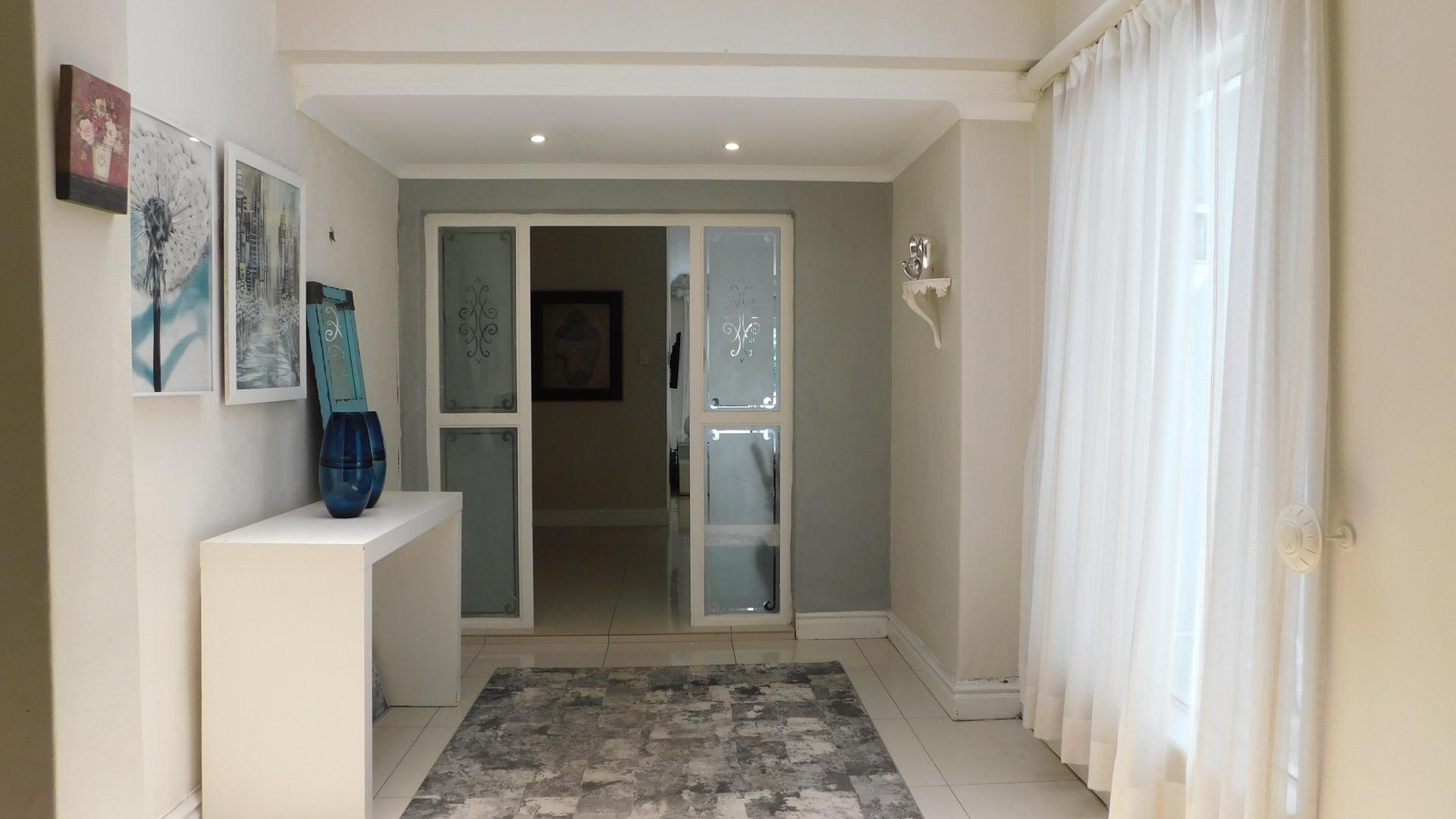 Spaces - 86 square meters of property in Pinetown 