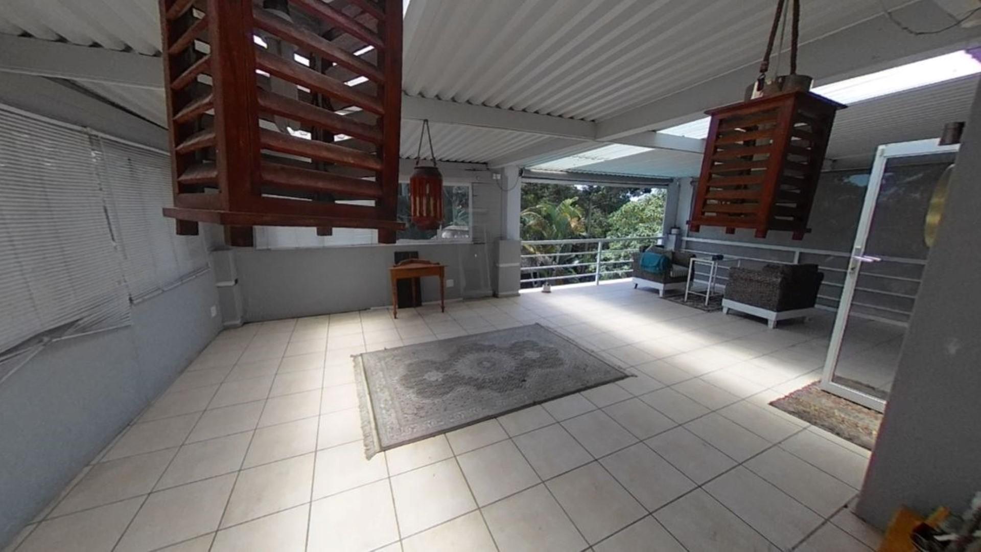 Balcony - 70 square meters of property in Pinetown 