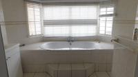 Main Bathroom - 8 square meters of property in Padfield Park