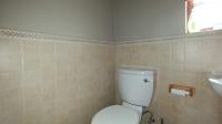 Bathroom 3+ - 2 square meters of property in Wilgeheuwel 