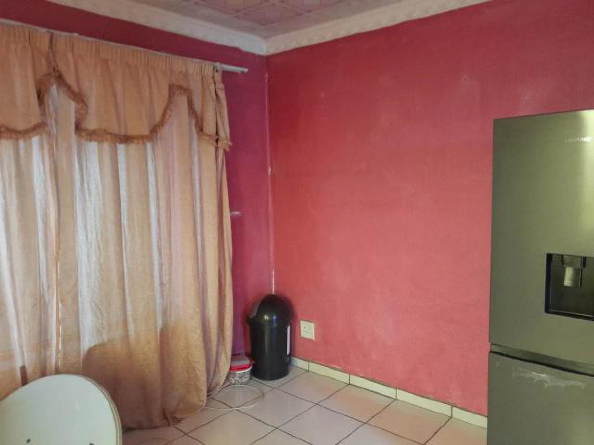 Lounges of property in Kwa-Guqa