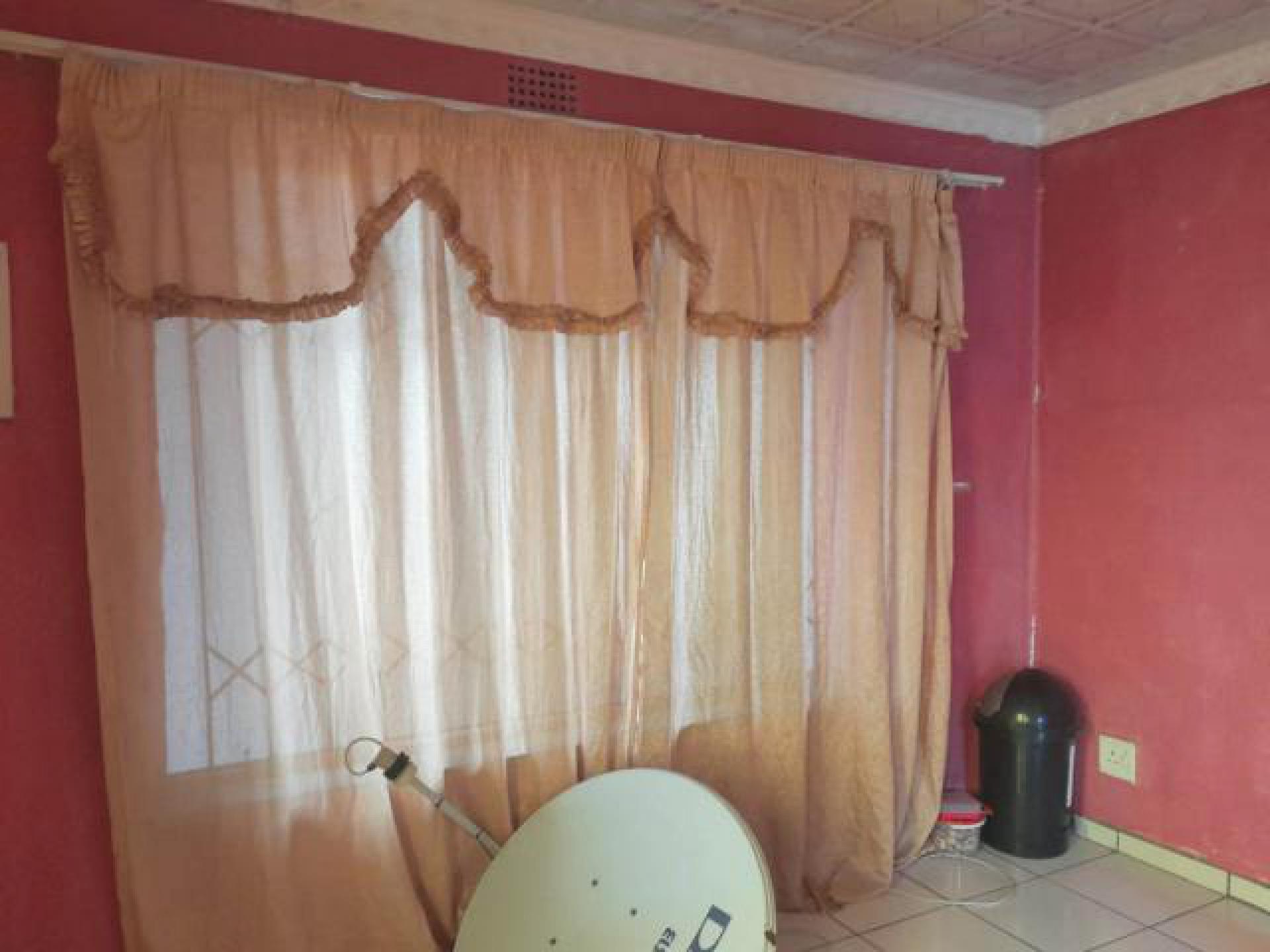 Lounges of property in Kwa-Guqa