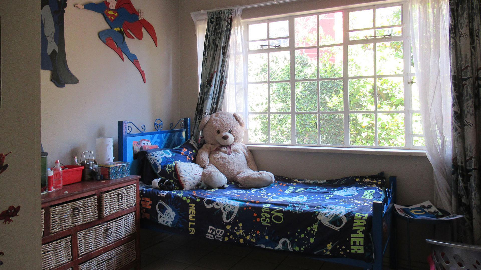 Bed Room 2 - 11 square meters of property in Radiokop