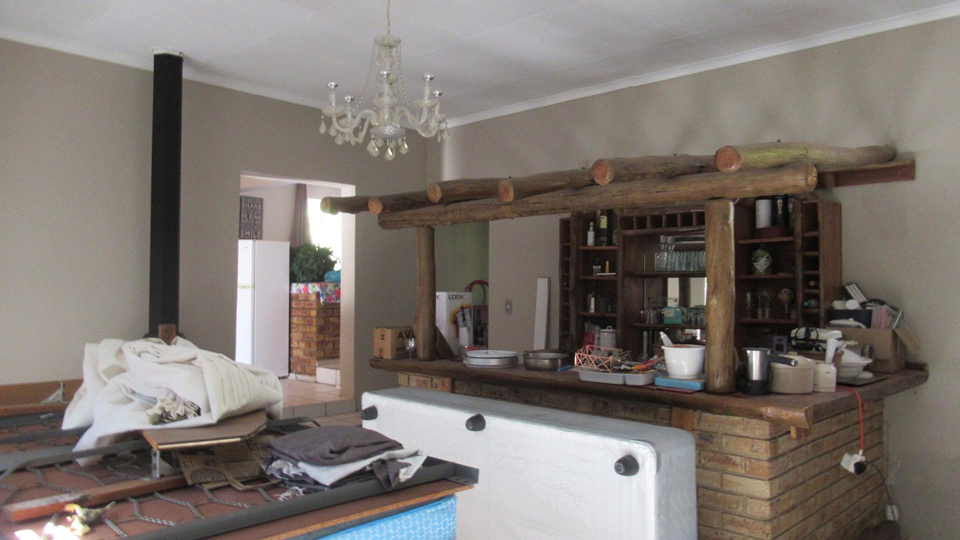 Lounges - 56 square meters of property in Radiokop