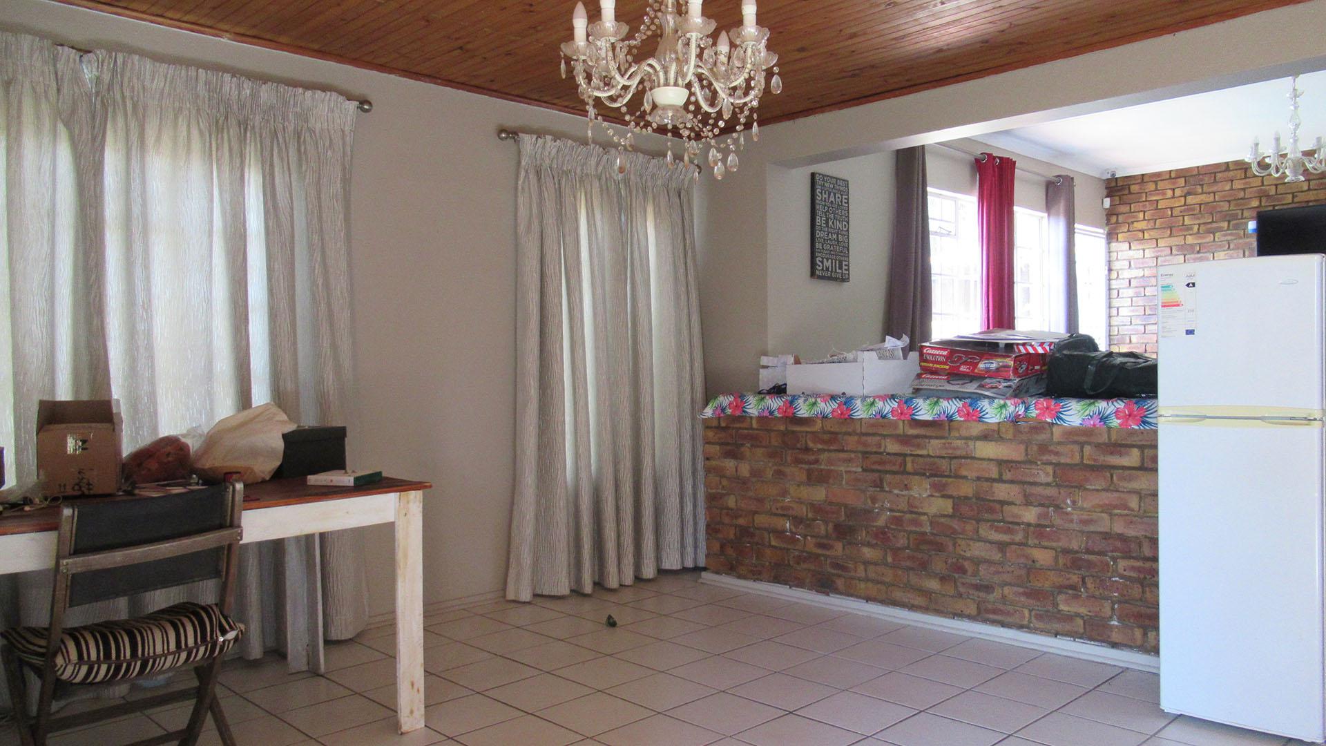 Lounges - 56 square meters of property in Radiokop
