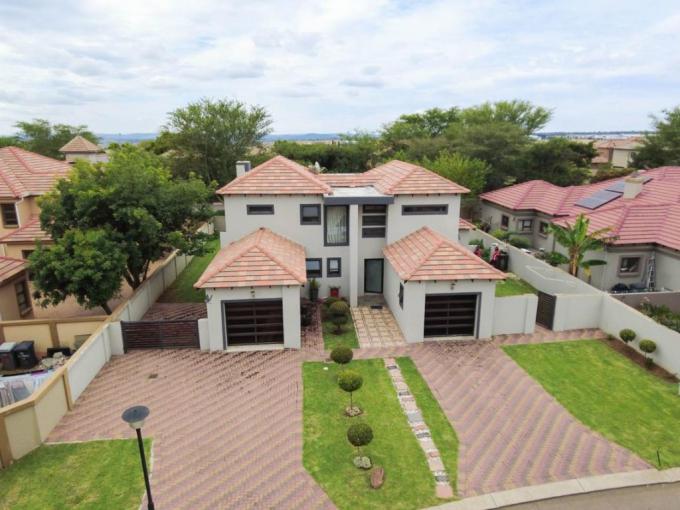 4 Bedroom House to Rent in Valley View Estate - Property to rent - MR612545