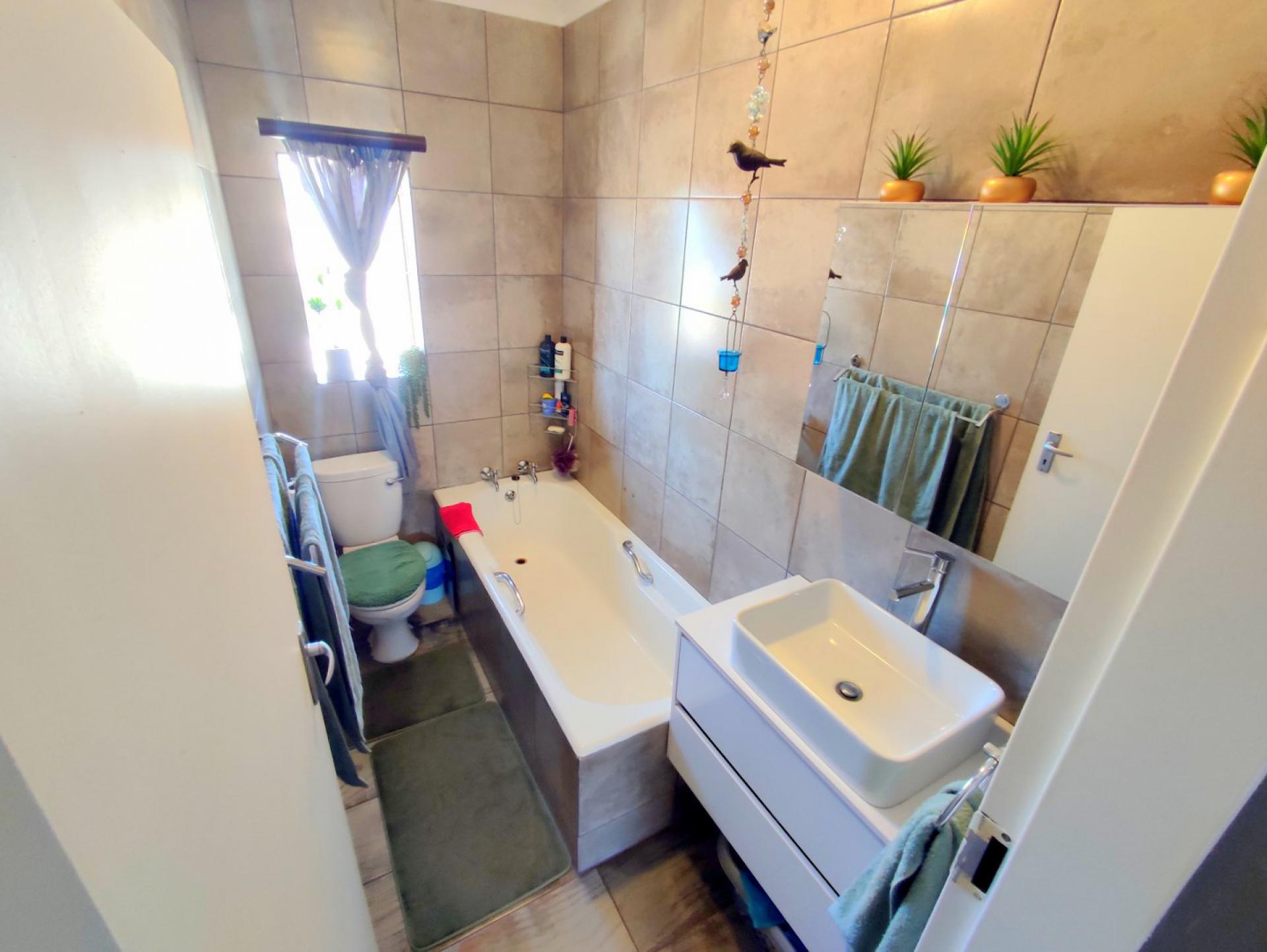 3 Bedroom Duplex for Sale For Sale in Valhalla MR612616