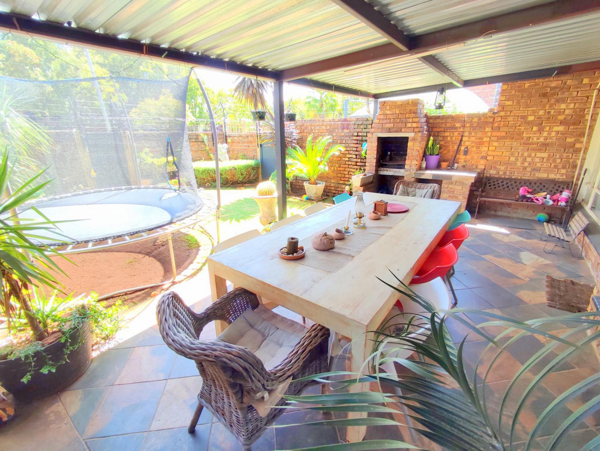 3 Bedroom Duplex for Sale For Sale in Valhalla MR612616