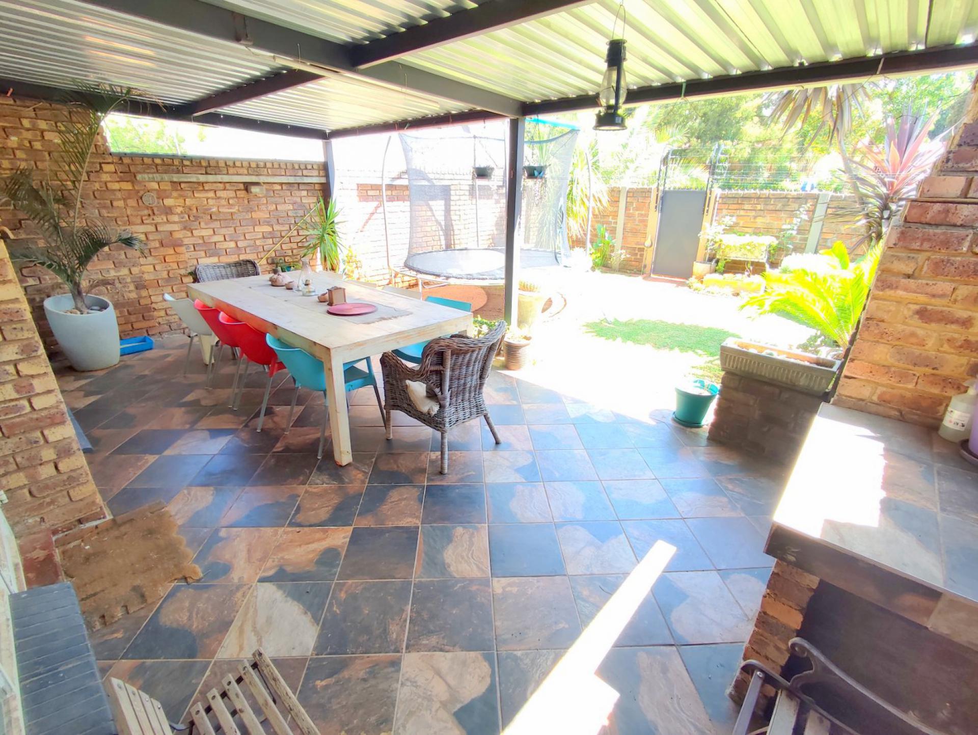 3 Bedroom Duplex for Sale For Sale in Valhalla MR612616