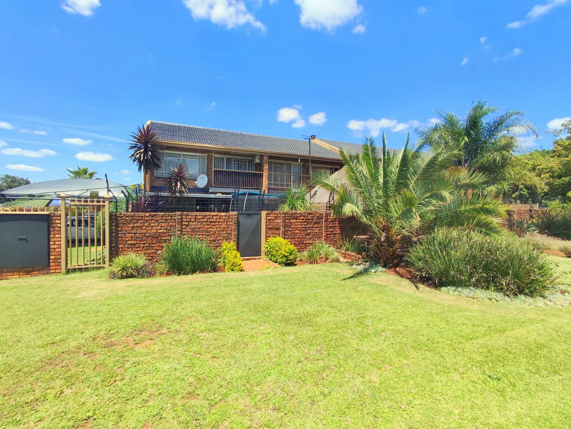 3 Bedroom Duplex for Sale For Sale in Valhalla MR612616