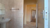 Bathroom 1 - 4 square meters of property in Reyno Ridge