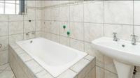 Bathroom 1 - 5 square meters of property in Van Riebeeckpark