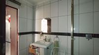 Bathroom 1 - 27 square meters of property in Sharonlea