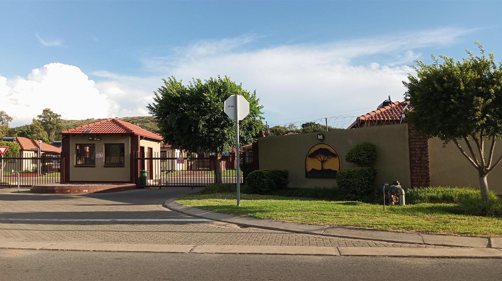 Front View of property in Heatherview