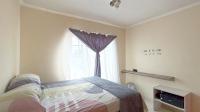 Bed Room 2 - 12 square meters of property in Waterval East