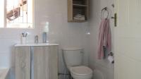 Bathroom 1 - 4 square meters of property in Brackendowns