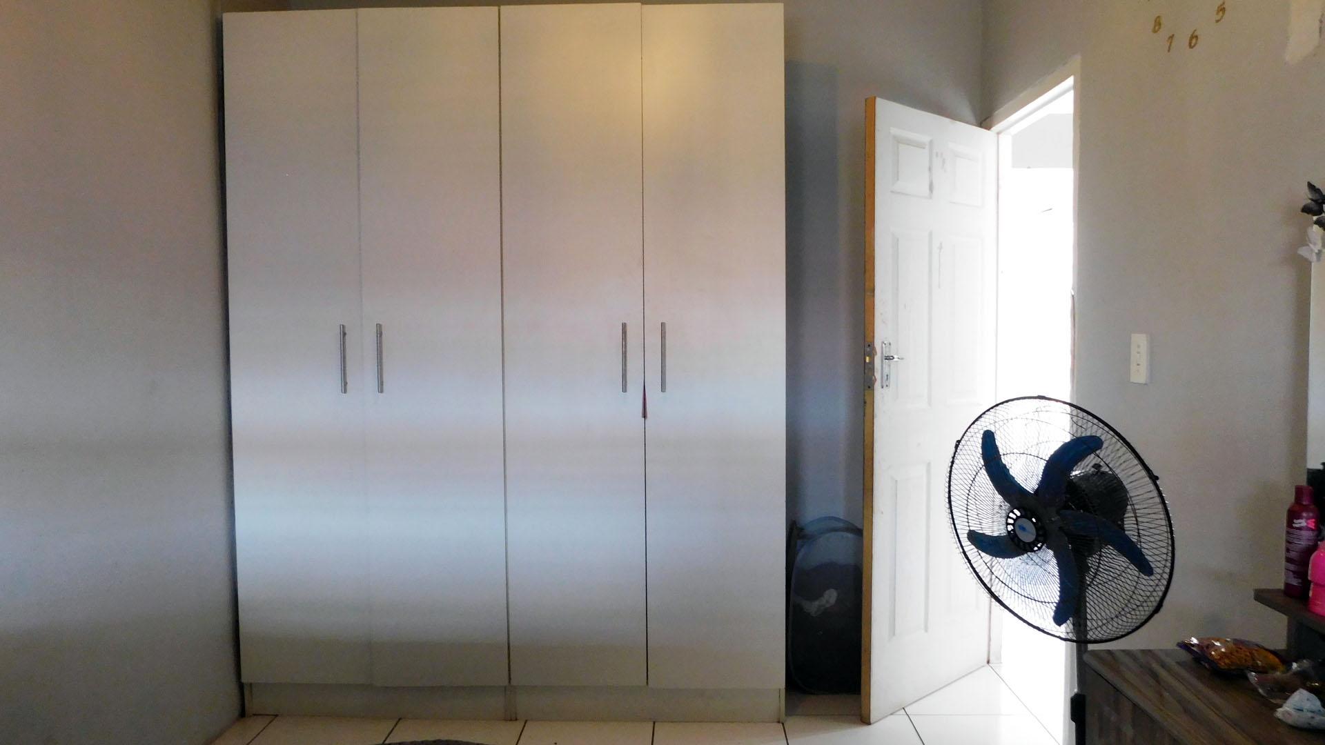 Main Bedroom - 12 square meters of property in Austerville