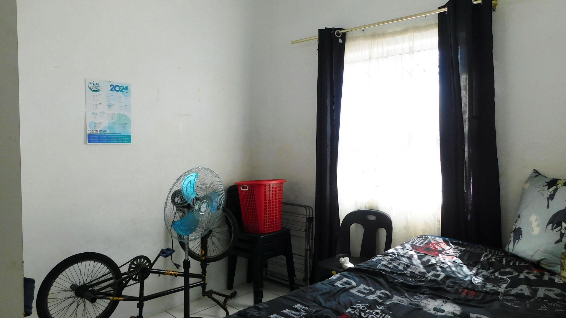 Bed Room 2 - 10 square meters of property in Austerville