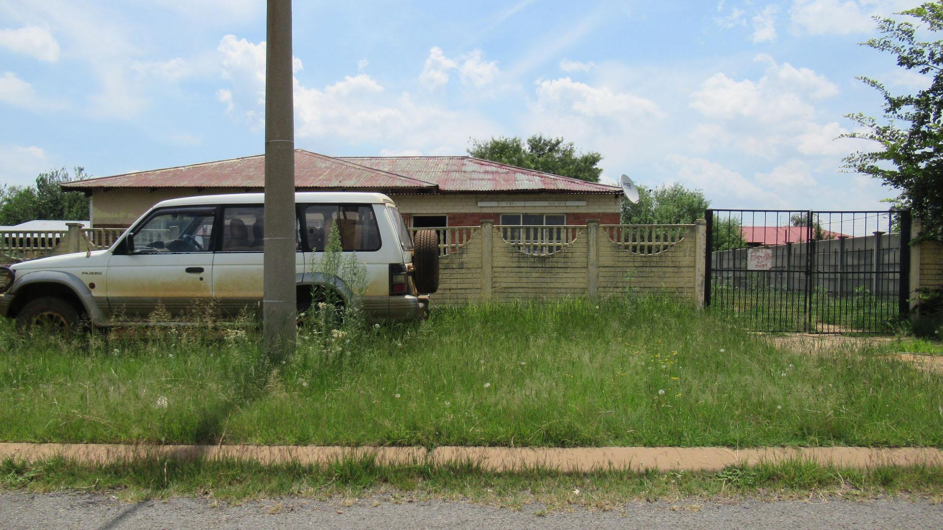 Front View of property in Venterspos