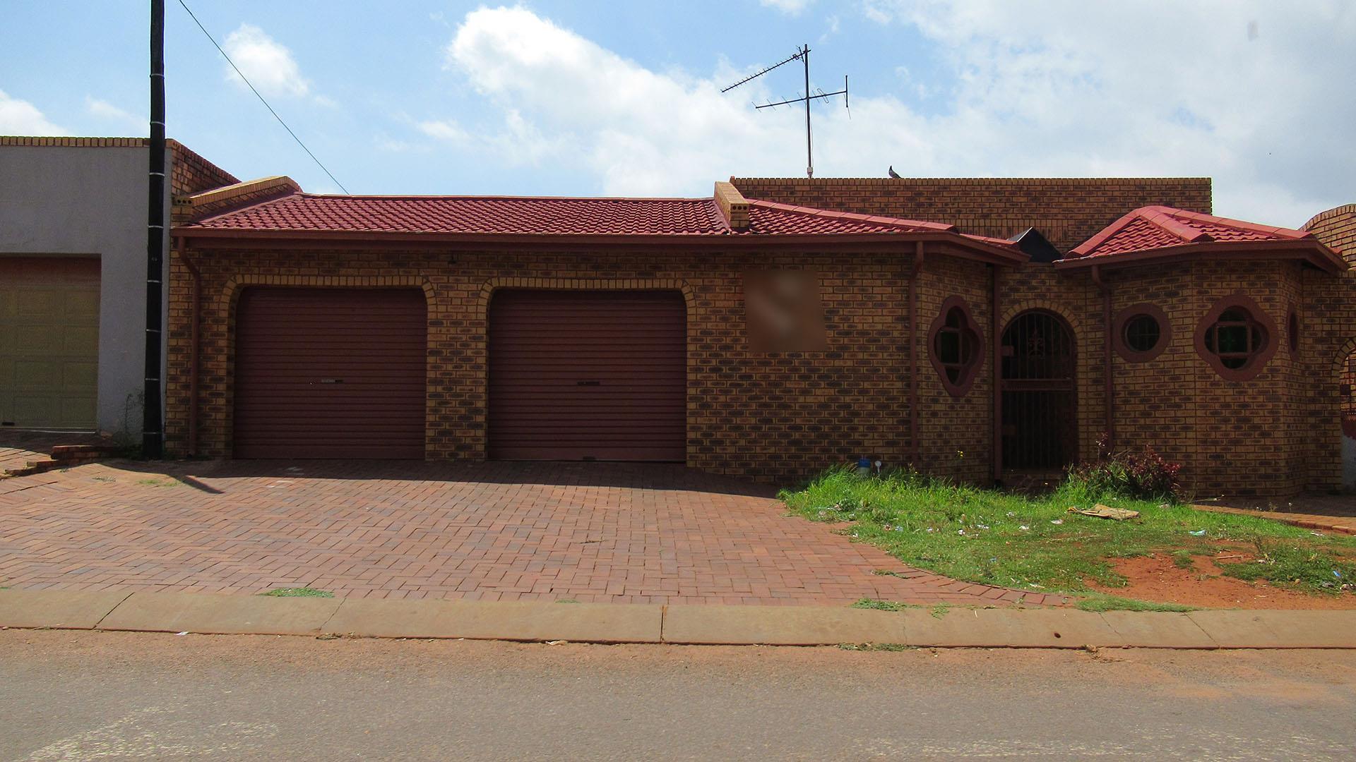 Front View of property in Lenasia South