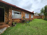 3 Bedroom 2 Bathroom Simplex for Sale for sale in South Crest