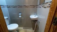 Guest Toilet - 1 square meters of property in Bellville